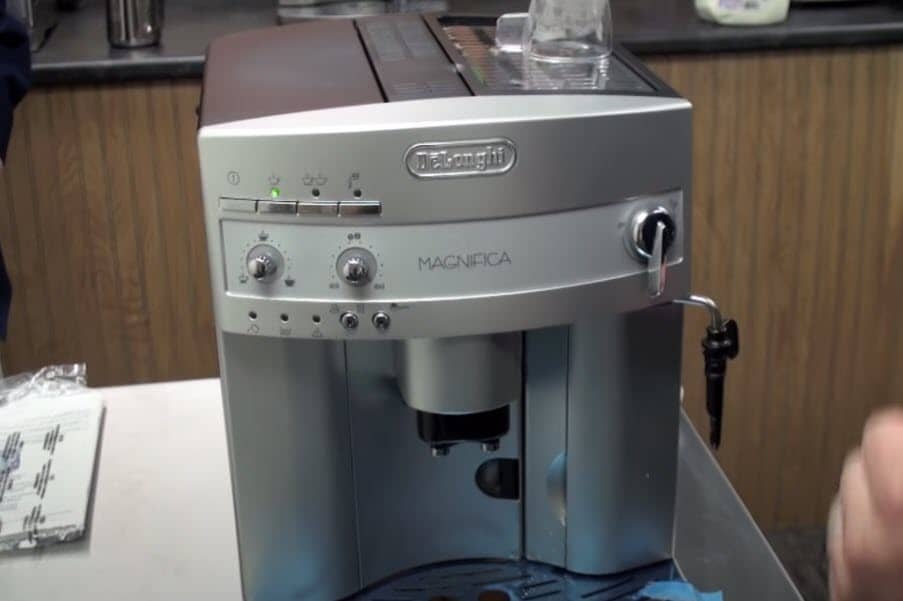 This is pictrure of De’Longhi ESAM3300 Magnifica Automatic Espresso & Coffee Machine